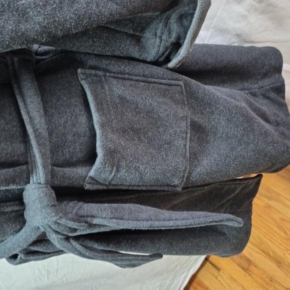 Kirkland Cozy Gray Robe with Belt Sz M VERY VERY SUBSTANTIAL ROBE - Picture 7 of 14